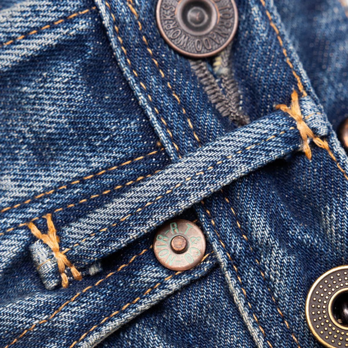 Jean slim droit bleu clair 14 oz à lisière indigo délavée