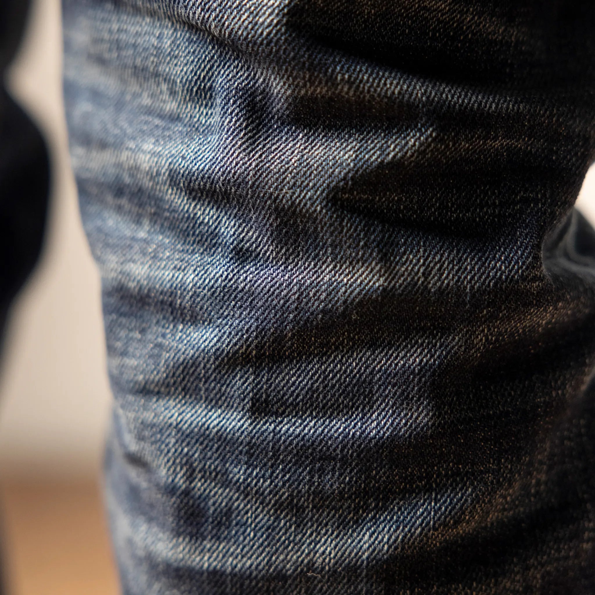 Jean slim droit bleu clair 14 oz à lisière indigo délavée