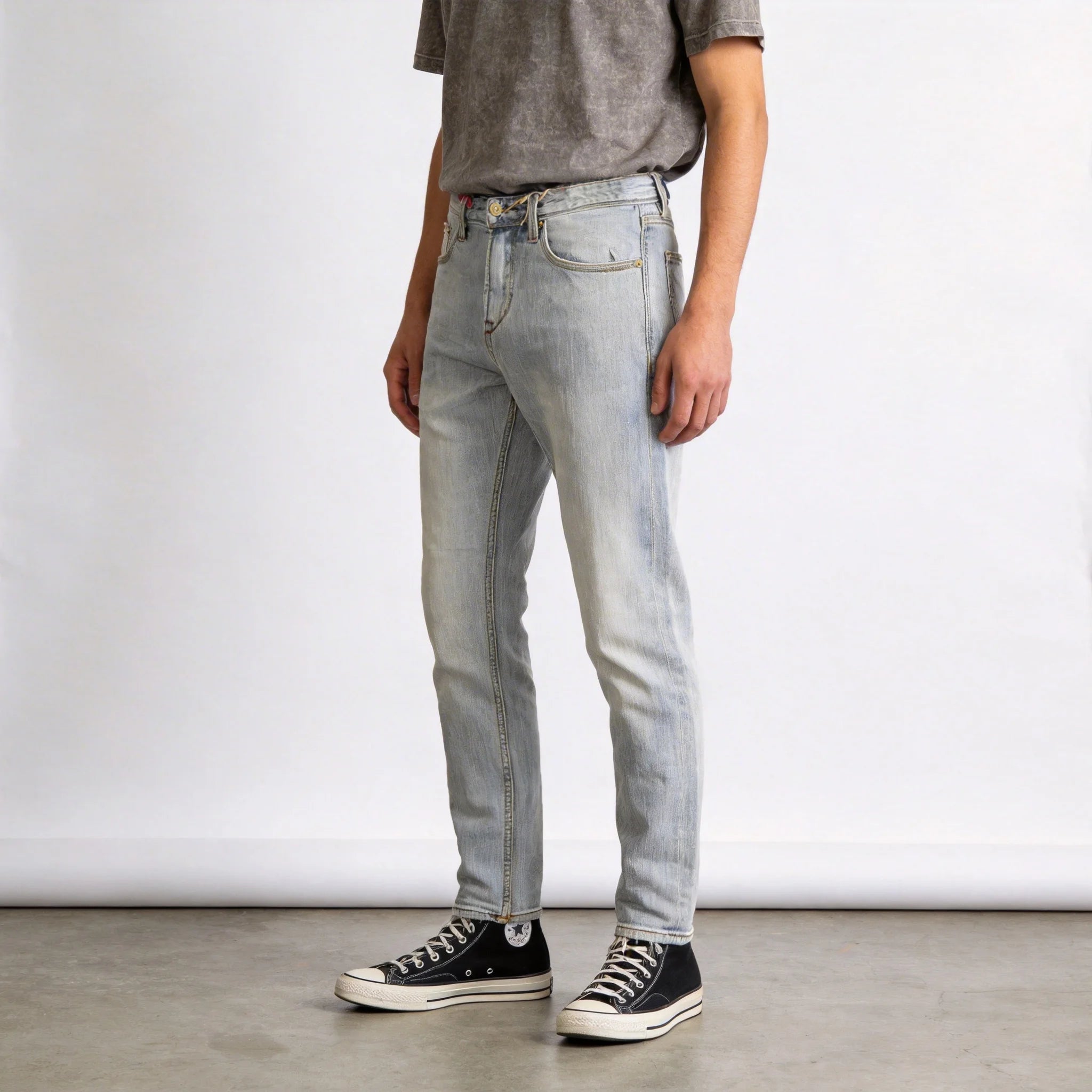 Jean slim droit bleu clair 14 oz à lisière indigo délavée