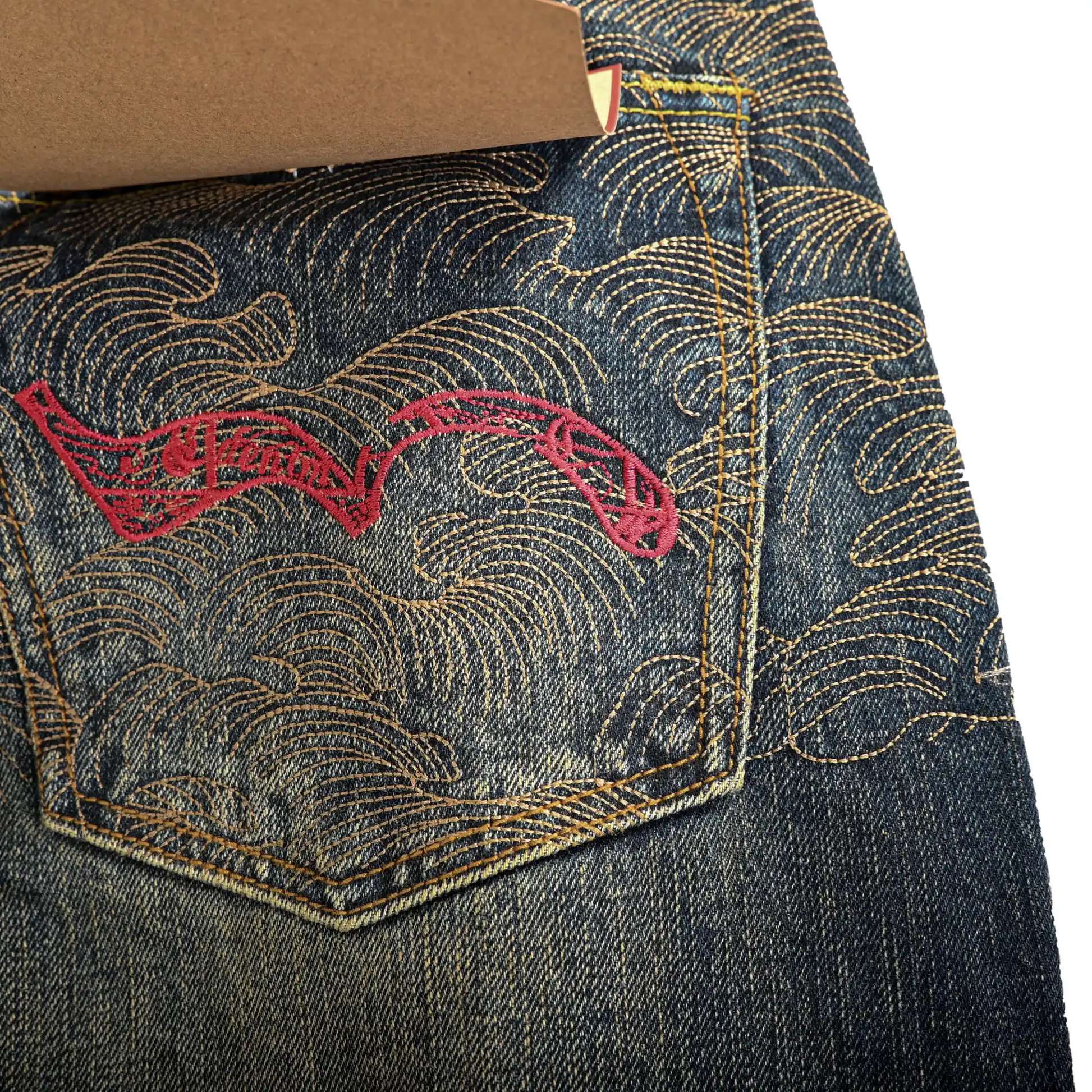 15 oz klassische blaue Straight-Fit-Jeans mit Whiskers und Honeycomb-Effekt