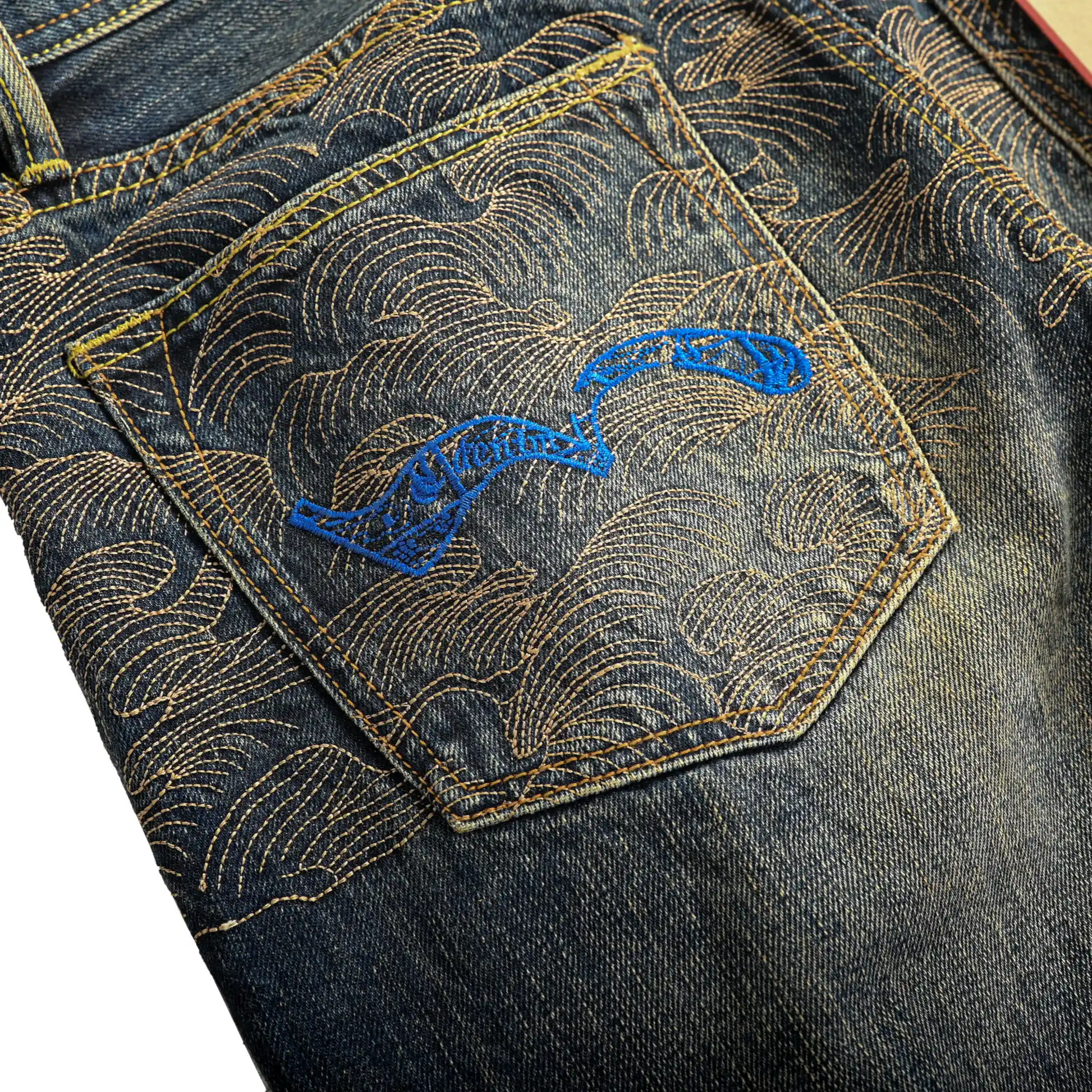 15 oz klassische blaue Straight-Fit-Jeans mit Whiskers und Honeycomb-Effekt