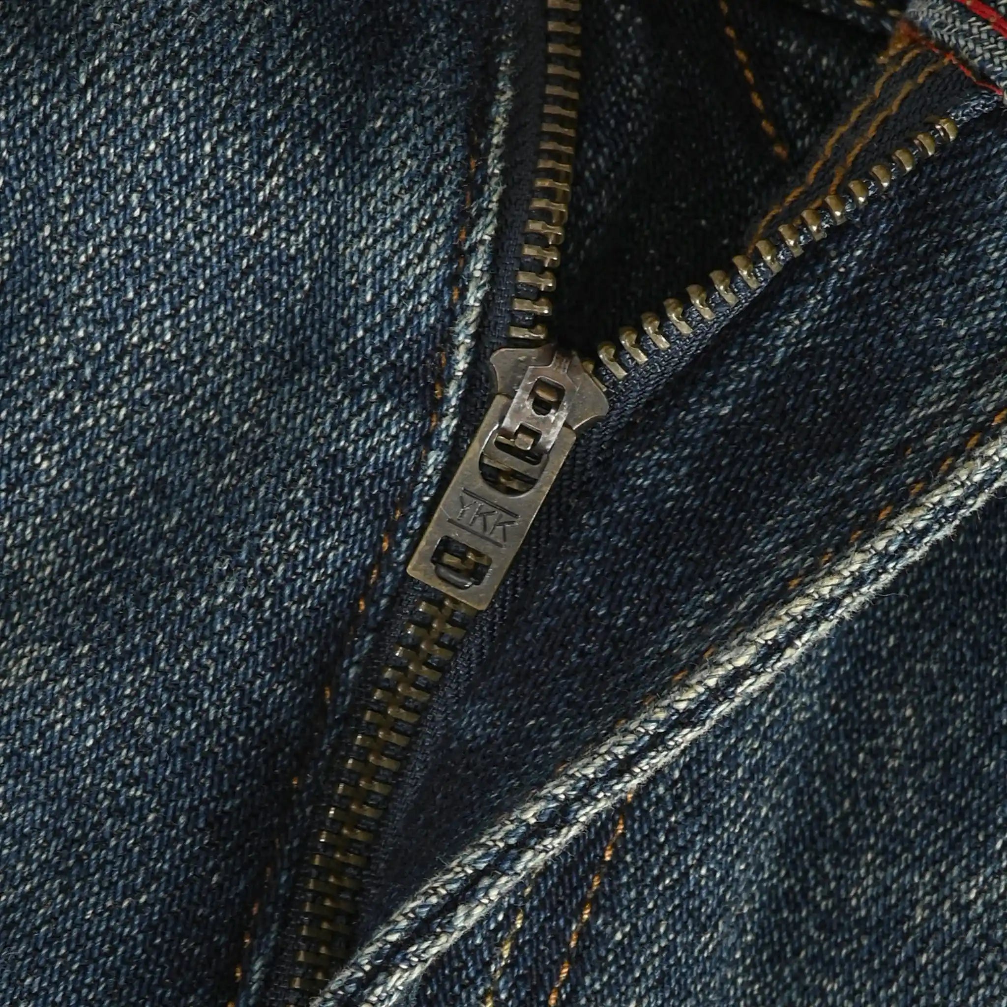 17 oz weiche, indigoblau gefärbte Straight-Jeans aus ägyptischer Baumwolle mit natürlicher Pflanzenfärbung und Webkante