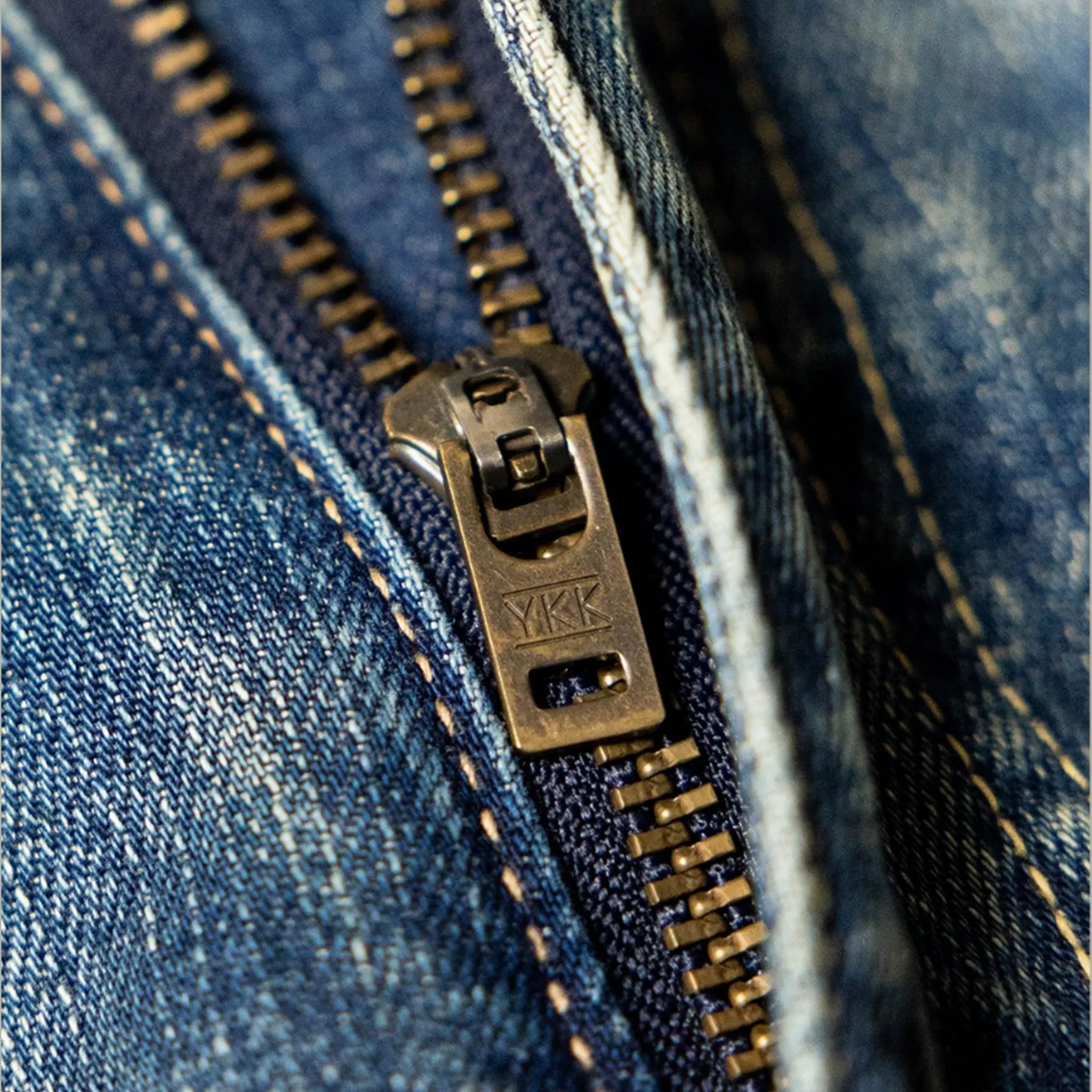 12oz Japanese-Inspired Vintage Wash Selvedge Jeans – Slim Straight Fit