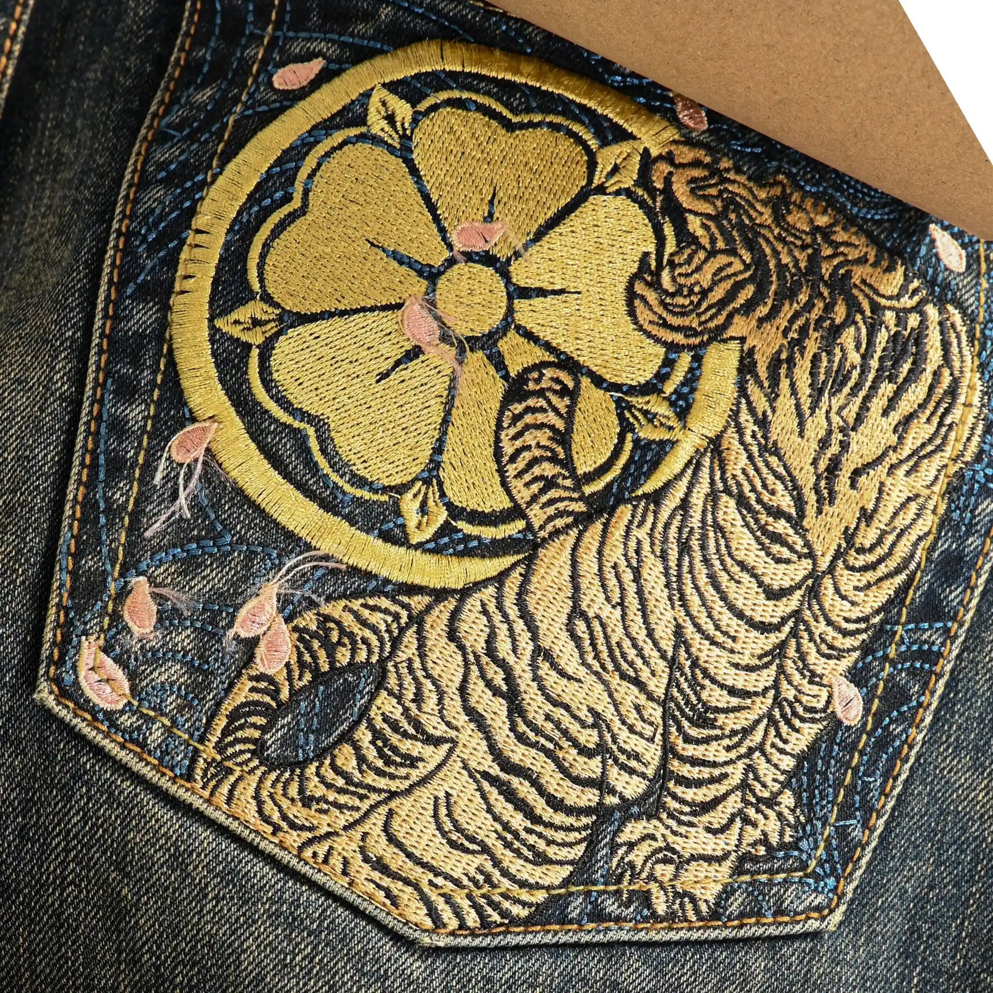 15 oz klassische blaue Straight-Fit-Jeans mit Whiskers und Honeycomb-Effekt