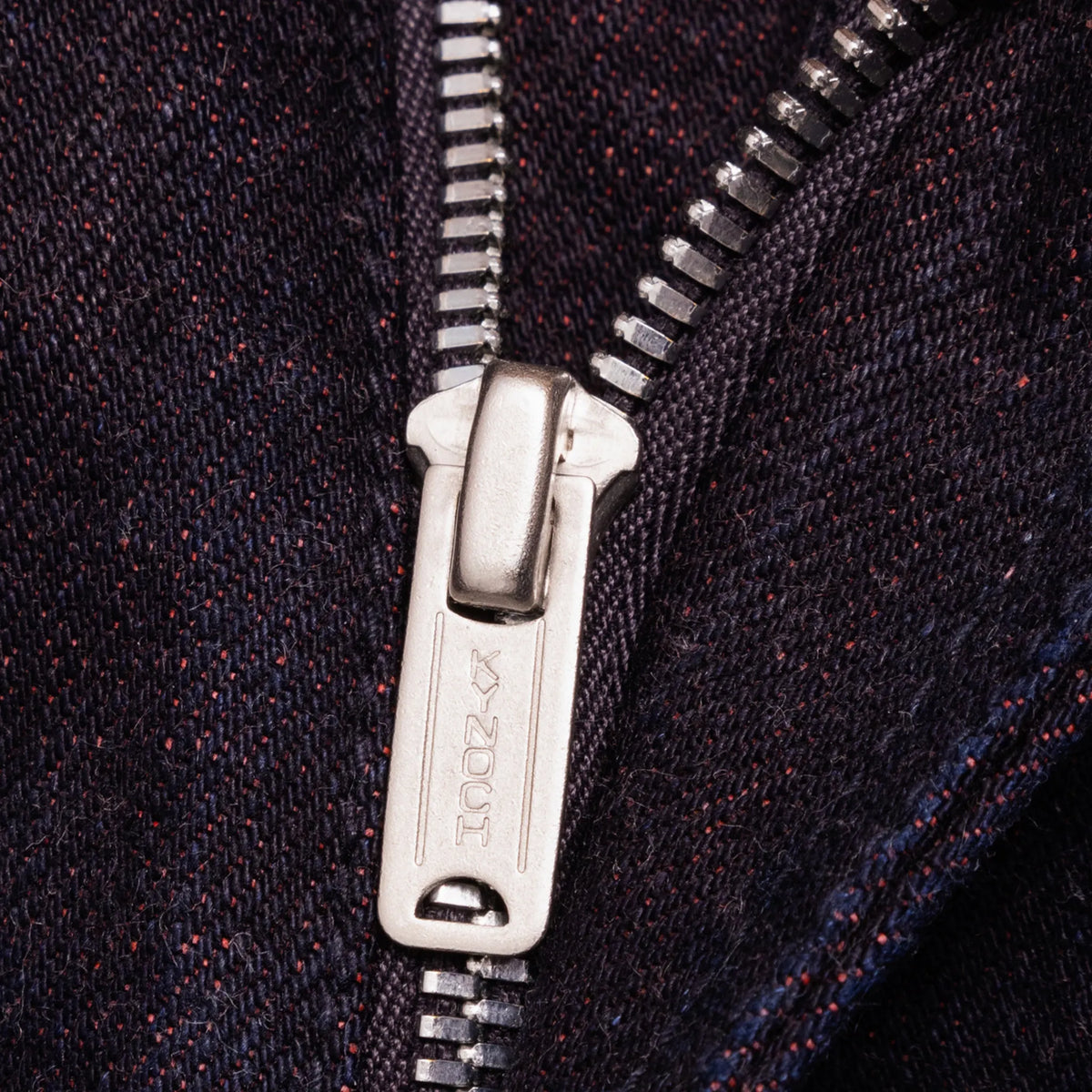 Jean slim droit bleu clair 14 oz à lisière indigo délavée
