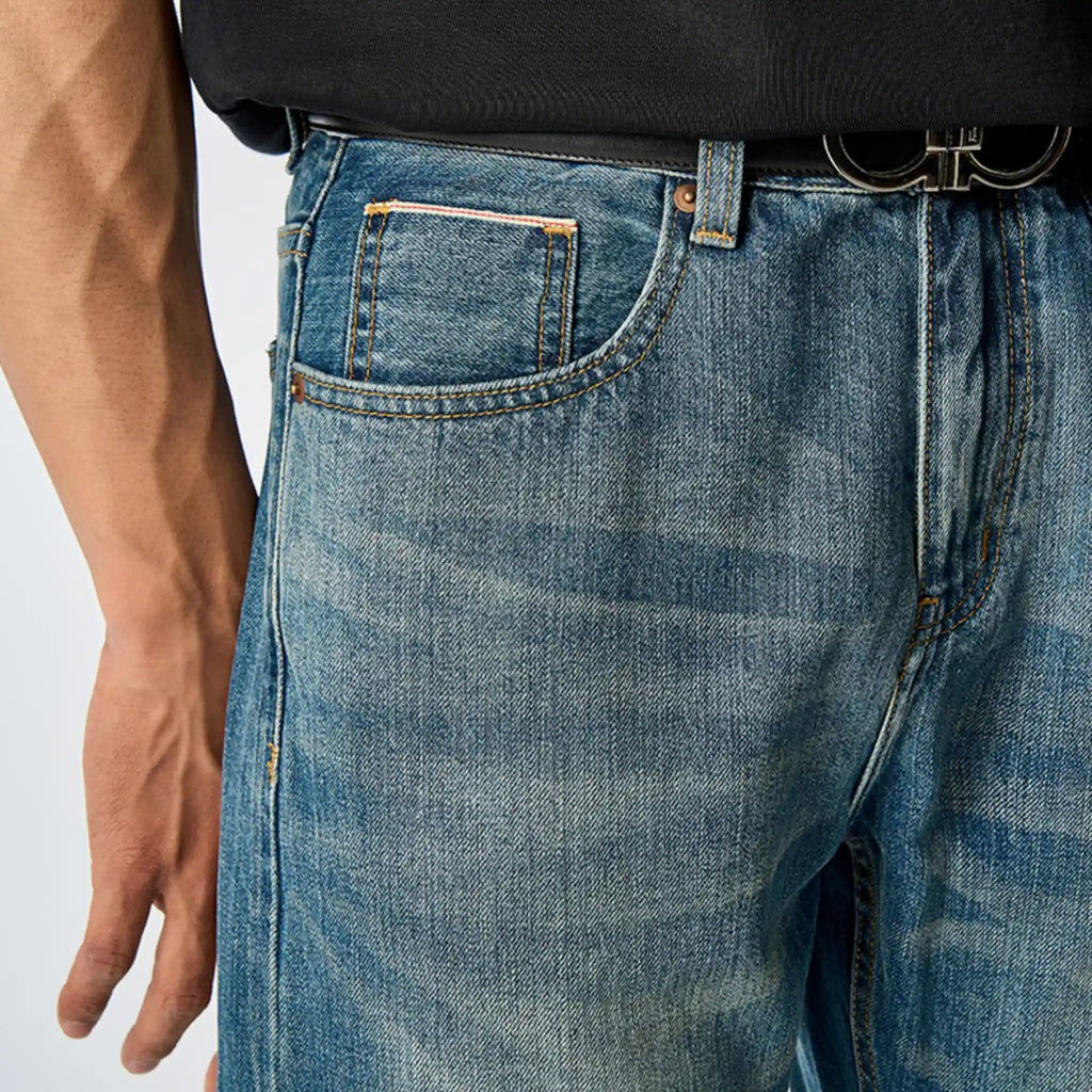 rgdenim_mediumblue_bootcut_selvedge_model_closeup