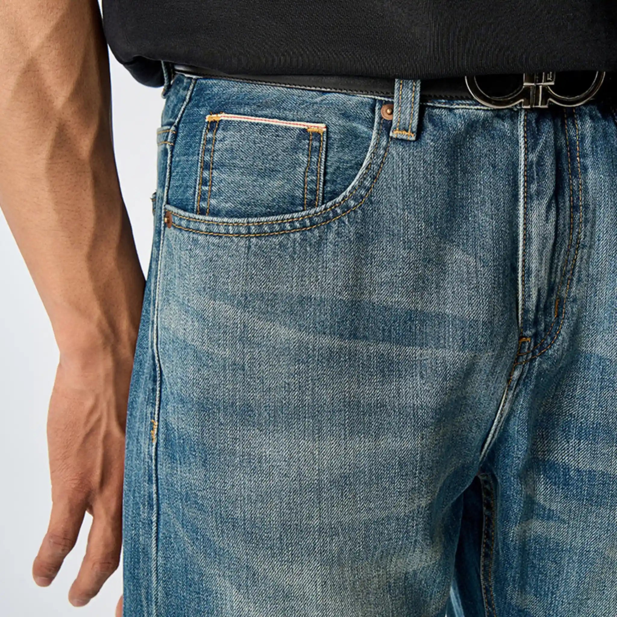 rgdenim_mediumblue_bootcut_selvedge_model_closeup