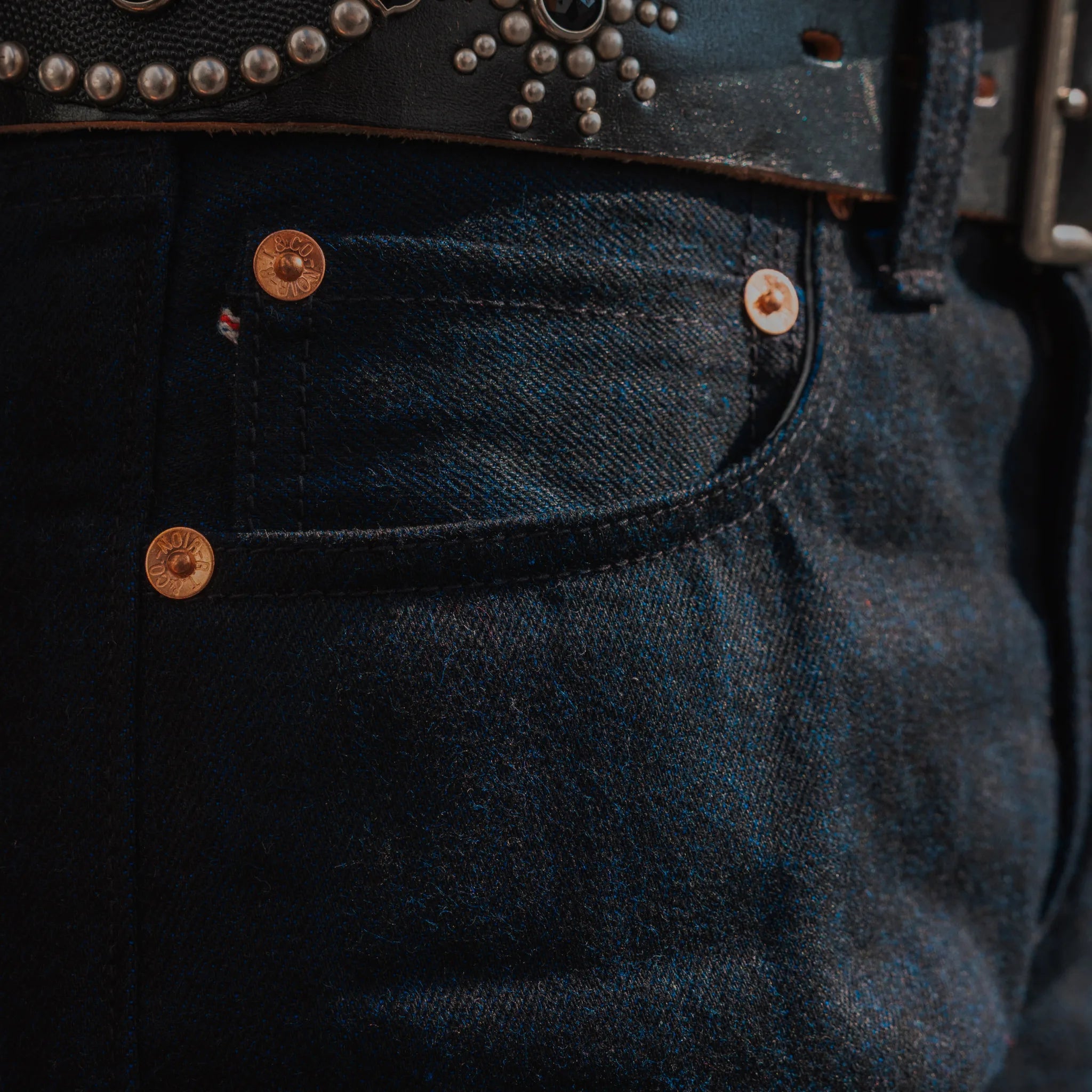 Jean slim droit bleu clair 14 oz à lisière indigo délavée