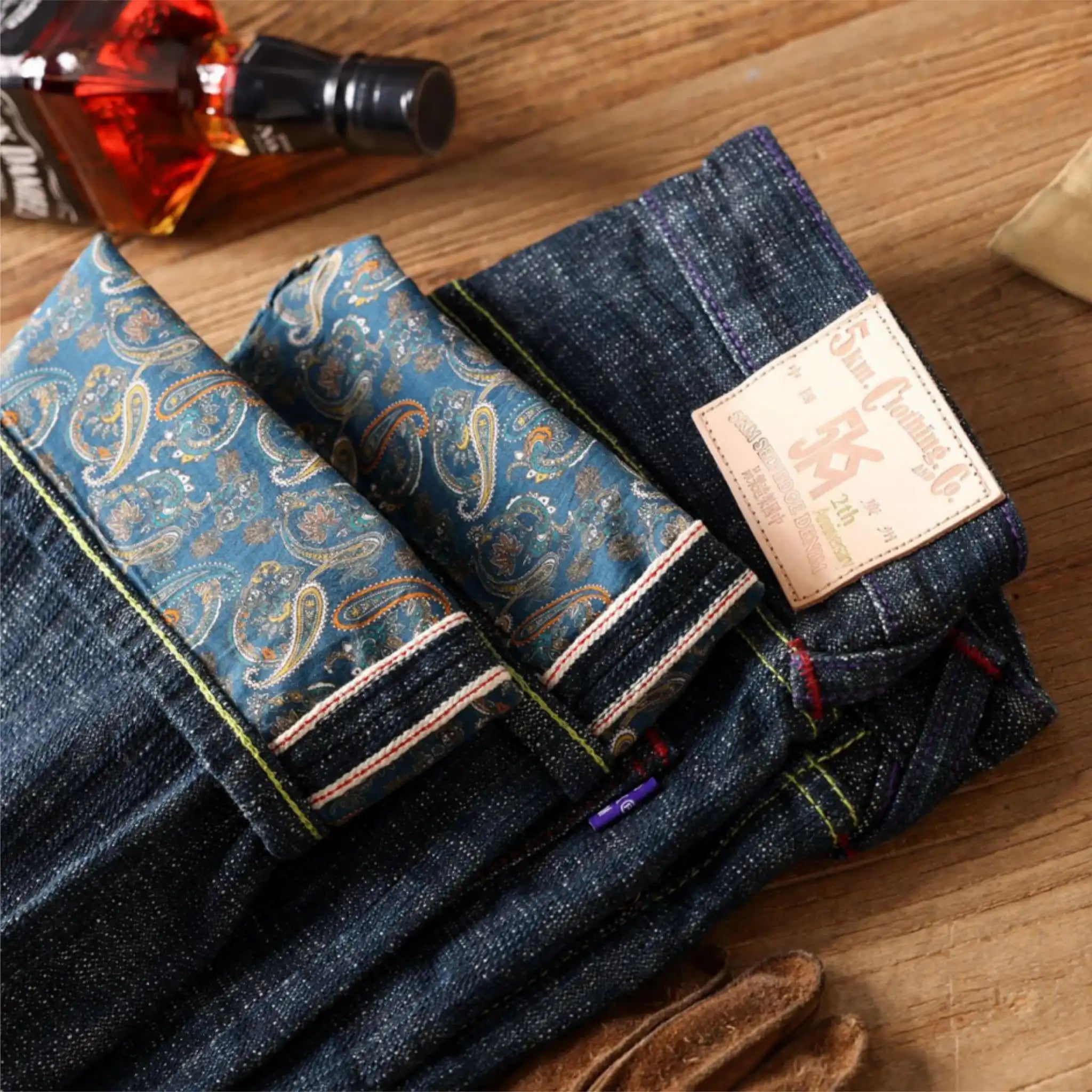 Klassische, blaue 14oz Selvedge-Jeans im Straight Fit