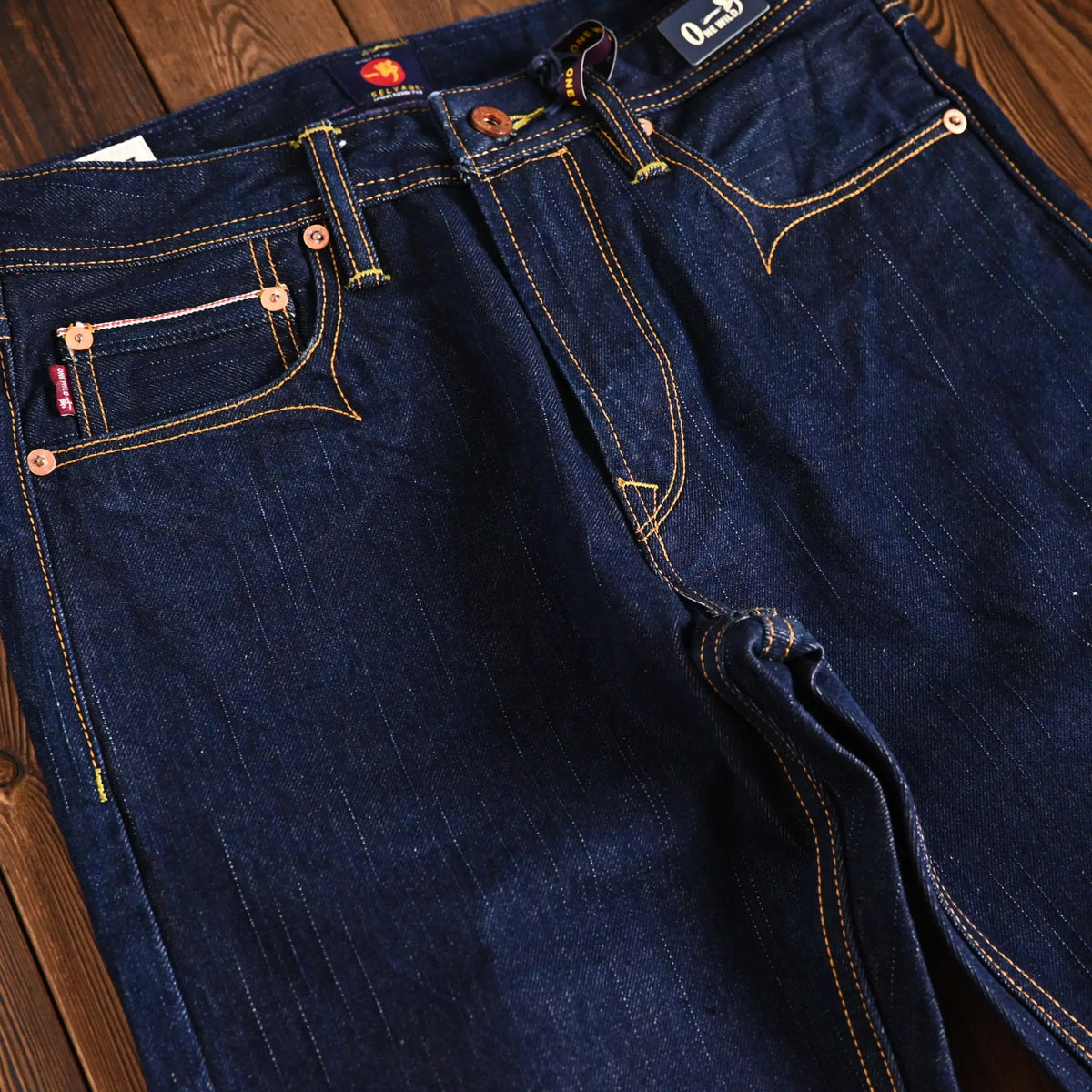 Jean slim droit bleu clair 14 oz à lisière indigo délavée