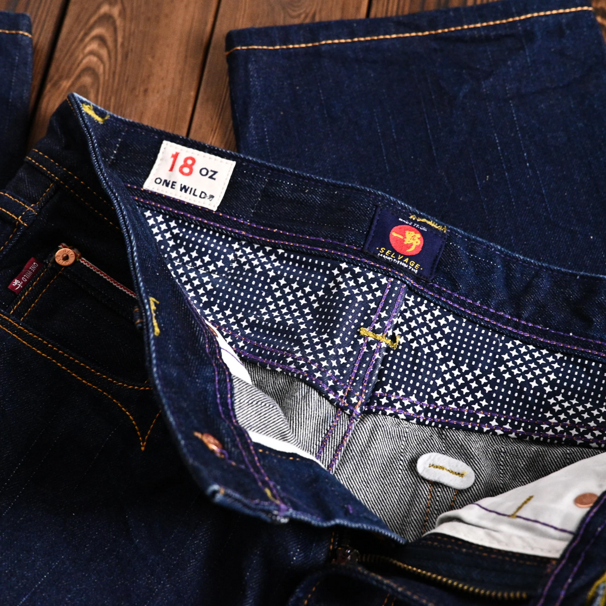Jean slim droit bleu clair 14 oz à lisière indigo délavée