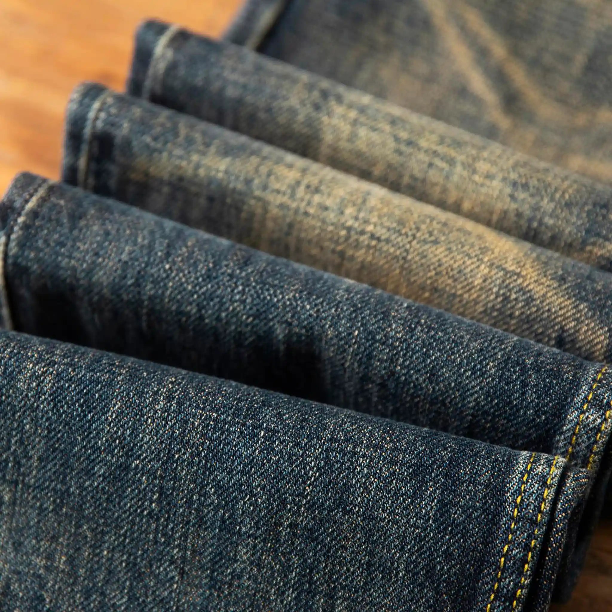 Klassische, blaue 20oz Selvedge-Jeans im Straight Fit